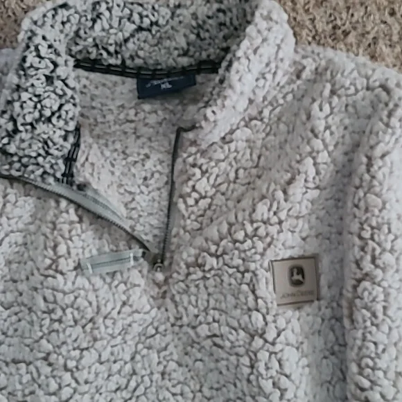 JD fleece pull over XL - Picture 2 of 3